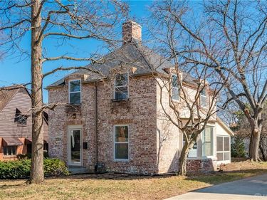 2524 Roanoke Avenue, Oakwood, OH 45419