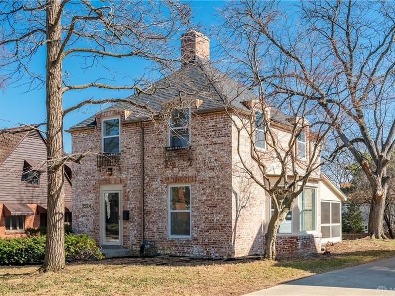 2524 Roanoke Avenue, Oakwood, OH 45419 Photo 1
