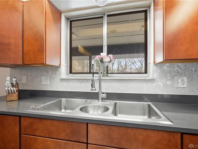 2469 Banyon Drive, Beavercreek, OH 45431 Photo 13