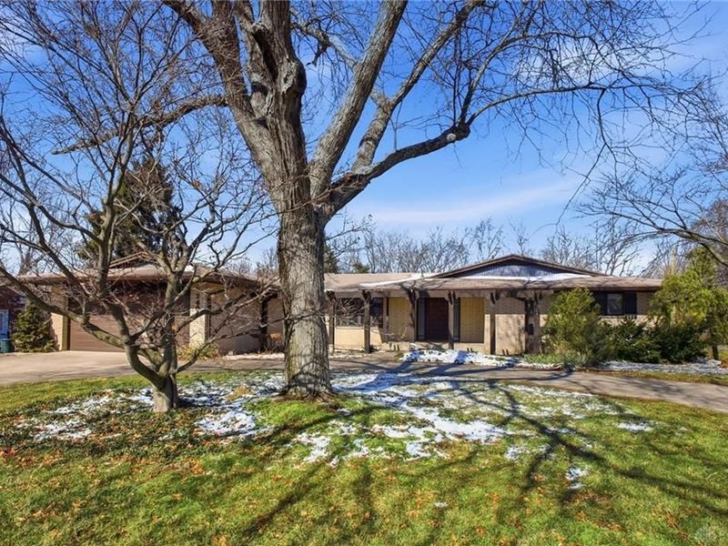 2469 Banyon Drive, Beavercreek, OH 45431 Photo 2