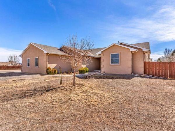 2064 Iris Rd, Pueblo, CO 81006