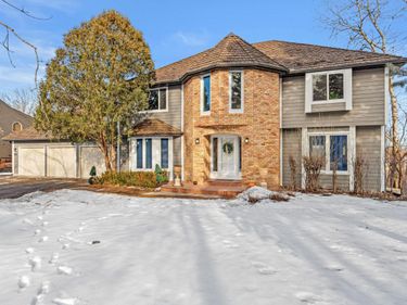 6981 Edgebrook Place, Eden Prairie, MN 55346