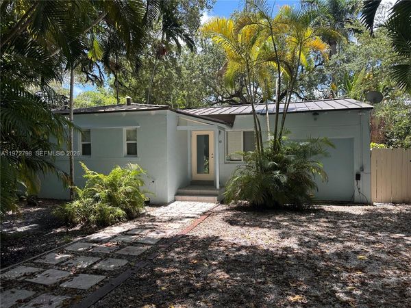 330 NE 86 St, El Portal, FL 33138