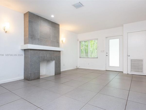 330 NE 86 St, El Portal, FL 33138