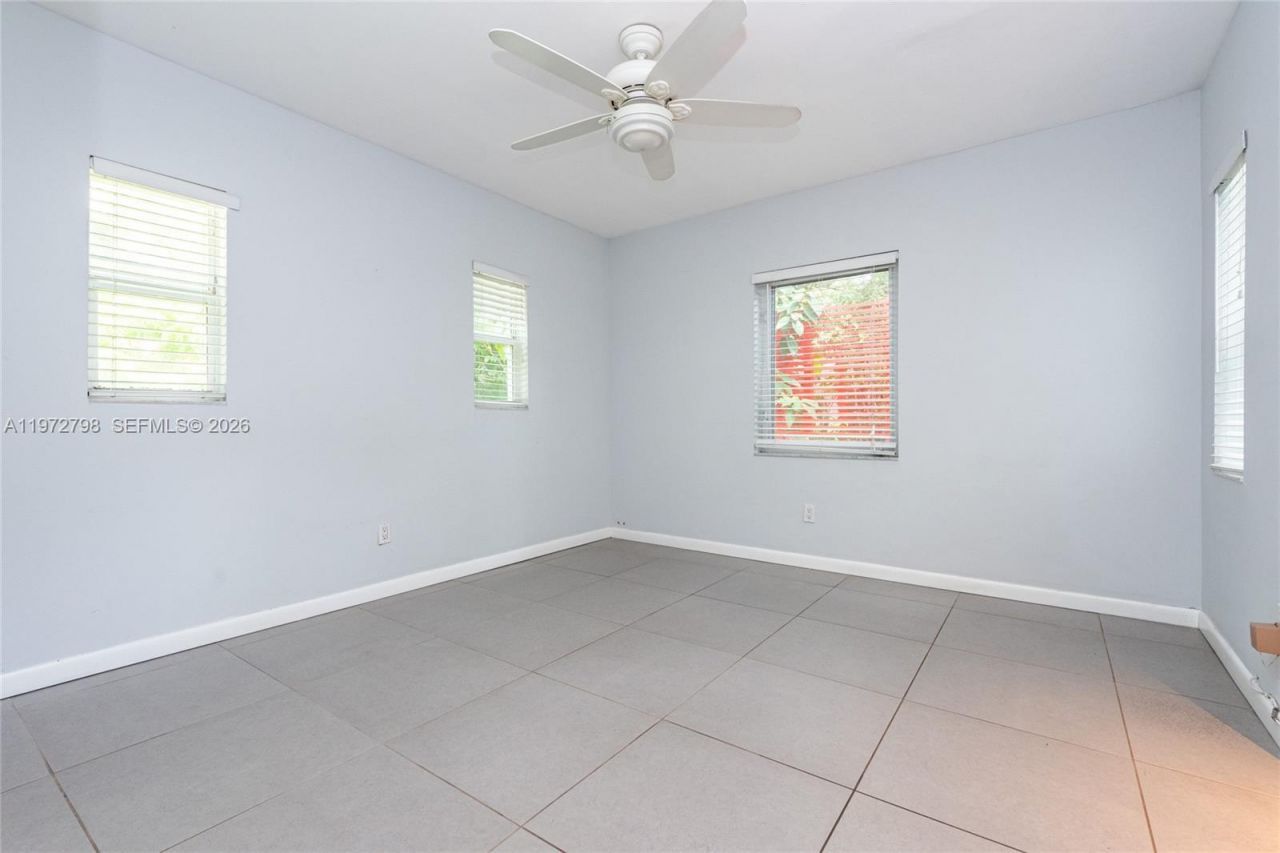 330 NE 86 St, El Portal, FL 33138 Photo
