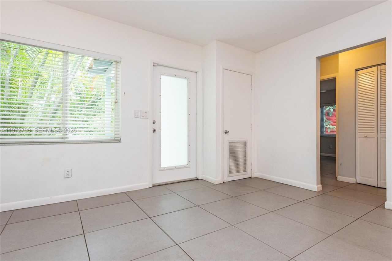 330 NE 86 St, El Portal, FL 33138 Photo