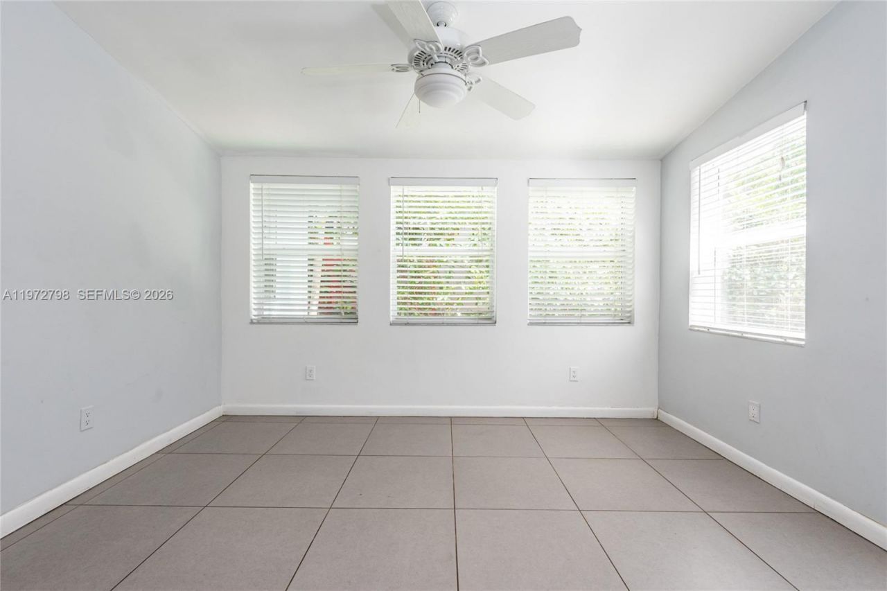 330 NE 86 St, El Portal, FL 33138 Photo