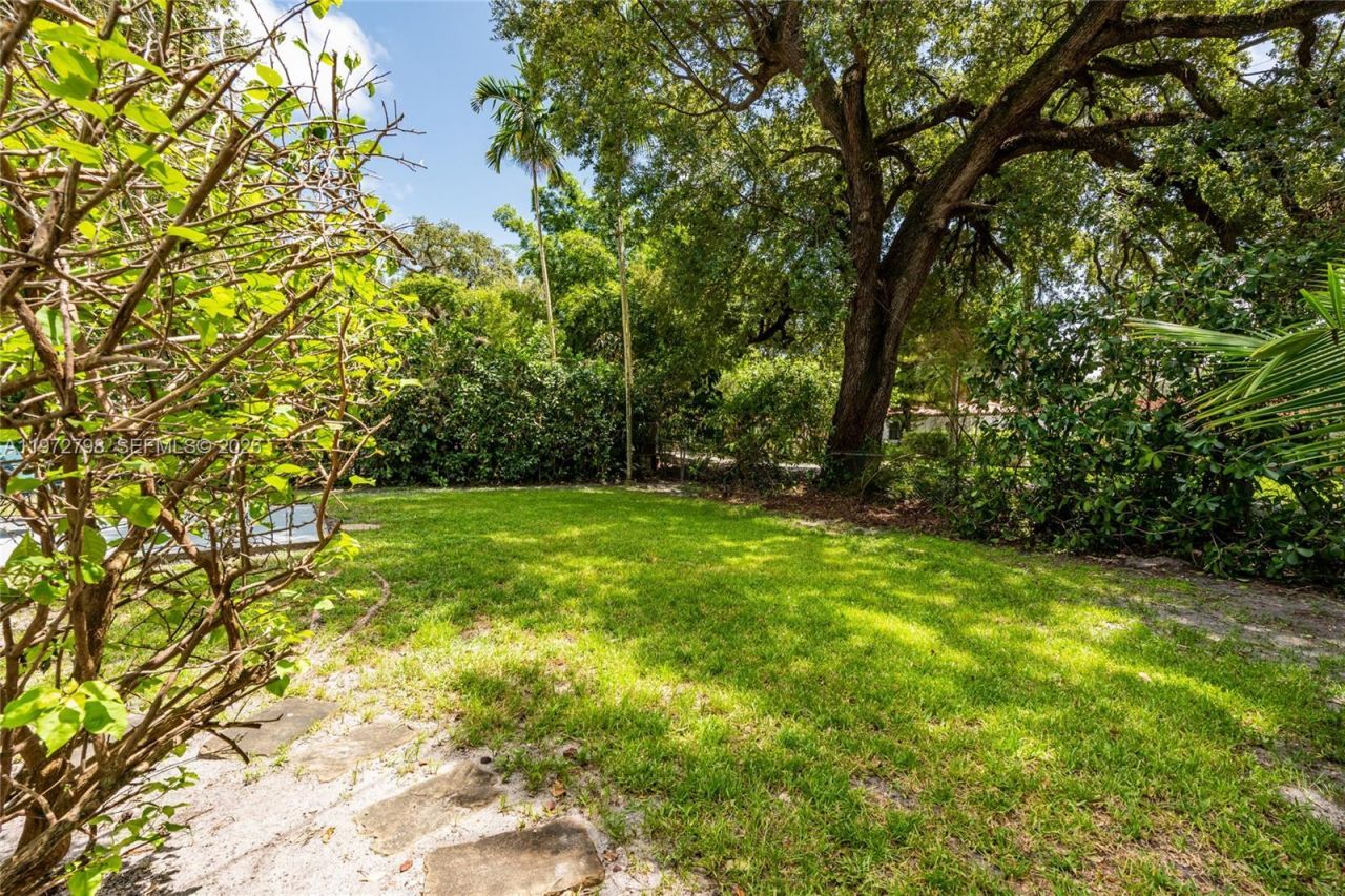 330 NE 86 St, El Portal, FL 33138 Photo