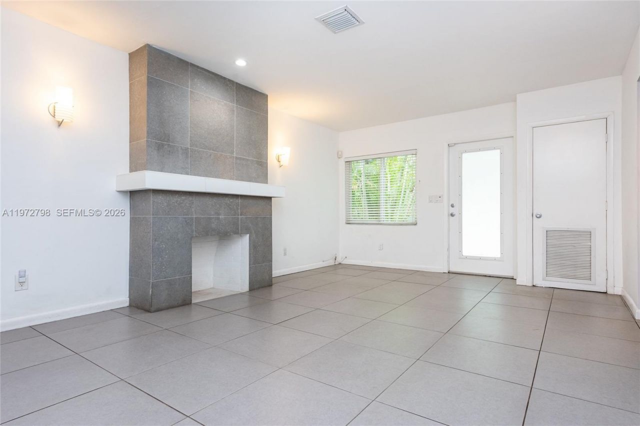 330 NE 86 St, El Portal, FL 33138 Photo