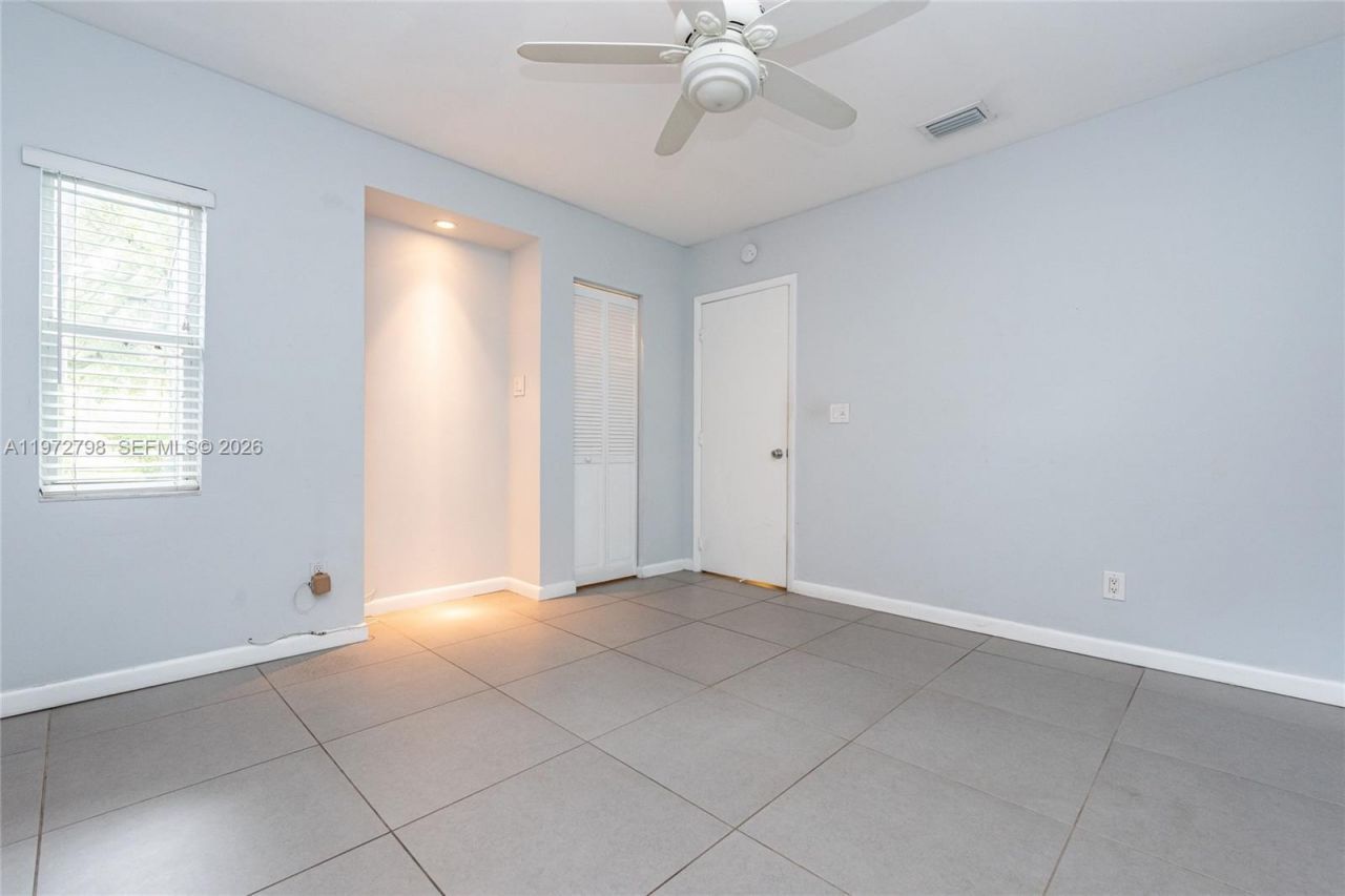 330 NE 86 St, El Portal, FL 33138 Photo