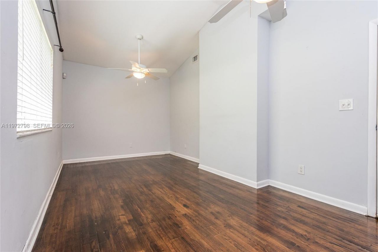 330 NE 86 St, El Portal, FL 33138 Photo