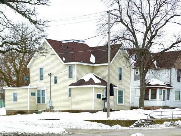 122 Oak Street S, Iowa Falls, IA 50126