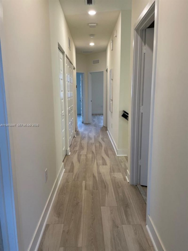 10521 NW 81st Ter, Doral, FL 33178 Photo