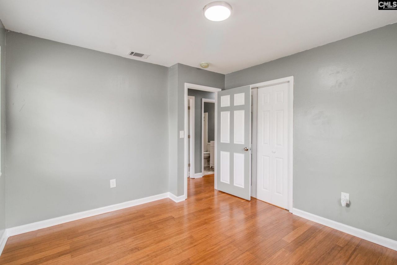 505 Eastwood Circle  Photo 10