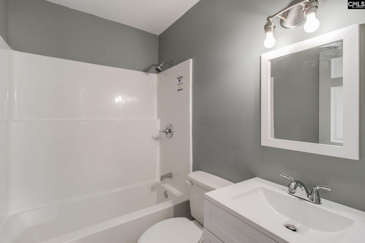 505 Eastwood Circle  Photo 12