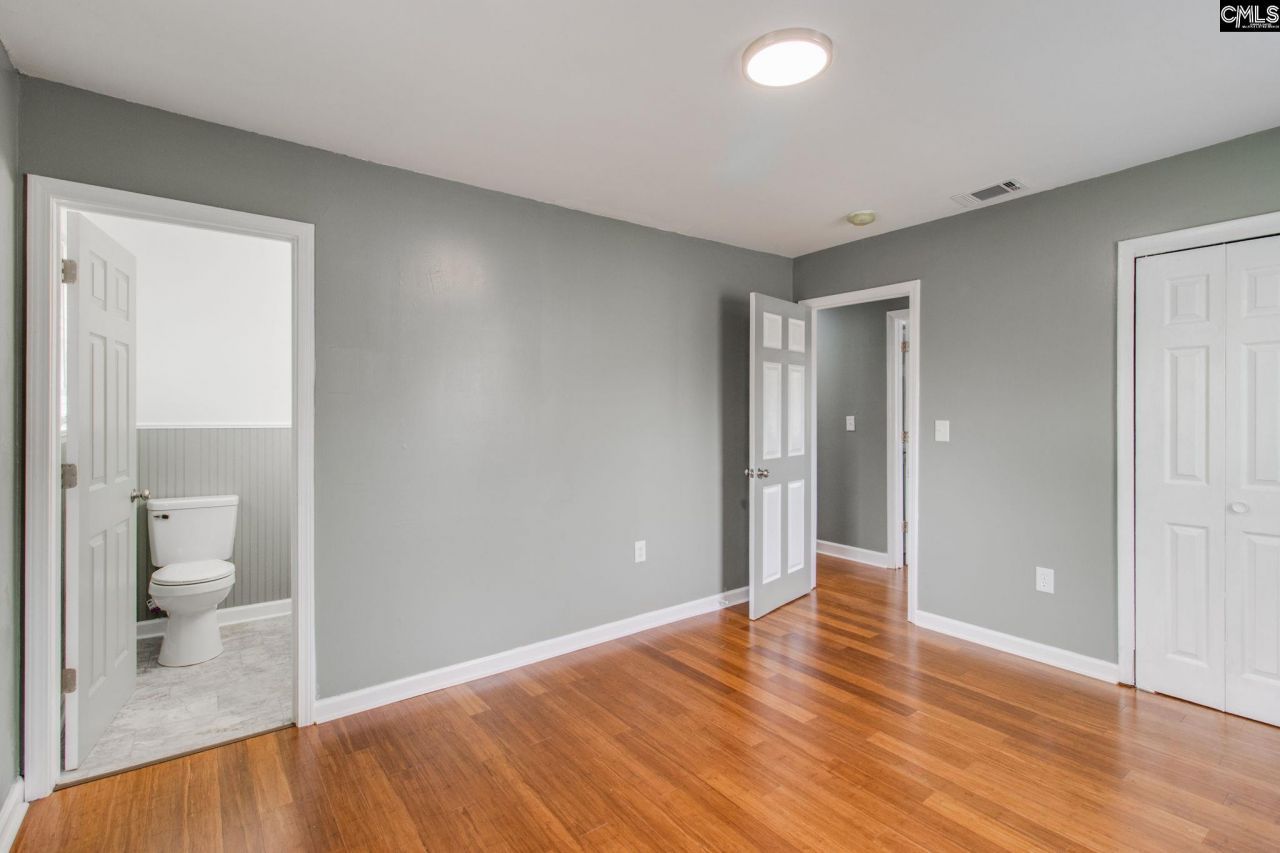 505 Eastwood Circle  Photo 6