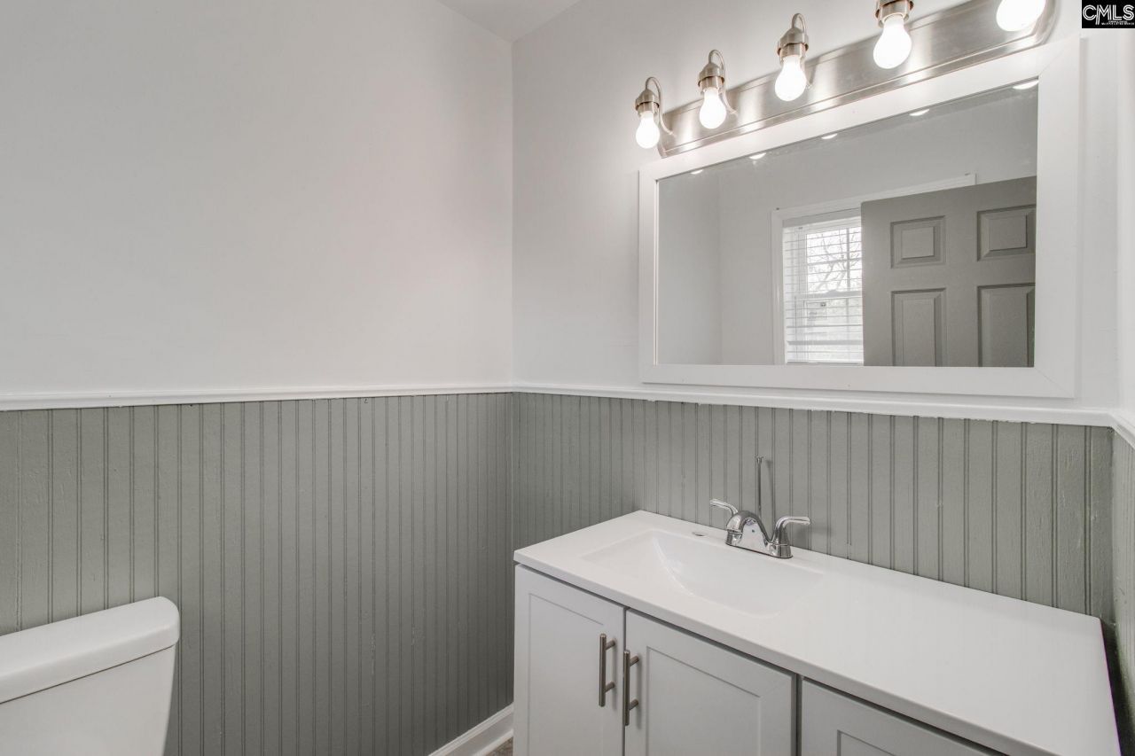 505 Eastwood Circle  Photo 7