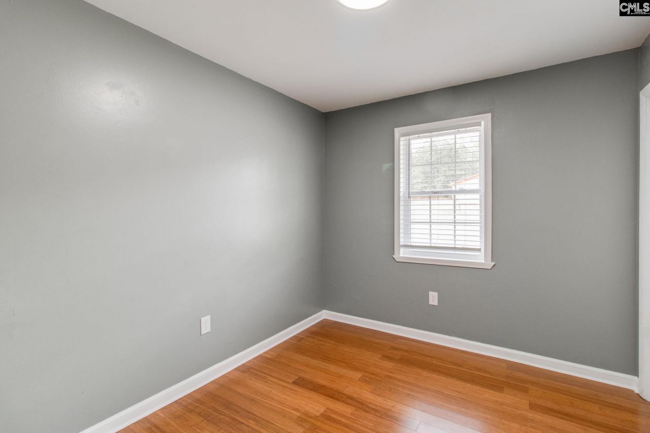 505 Eastwood Circle  Photo 8