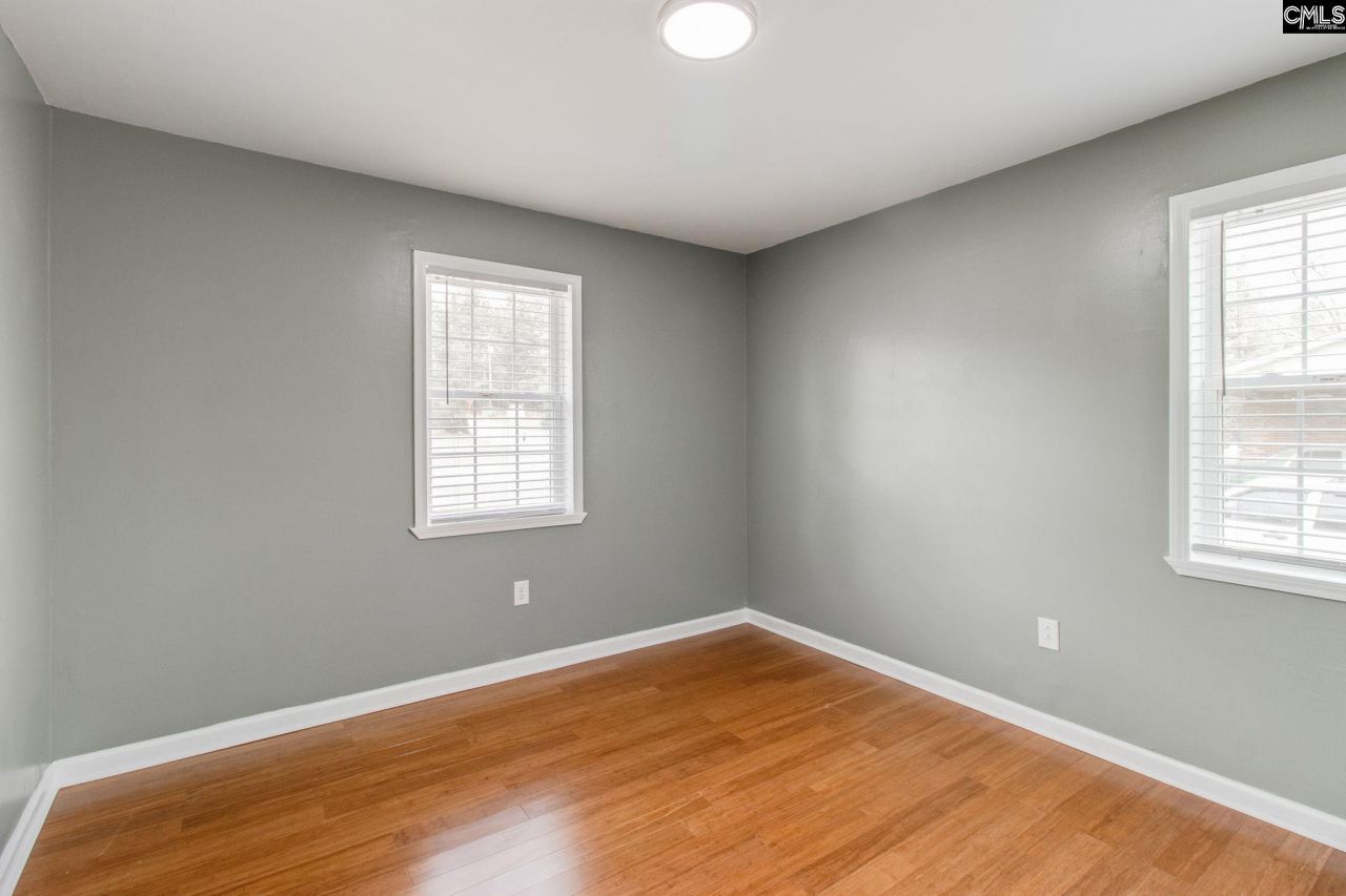 505 Eastwood Circle  Photo 9