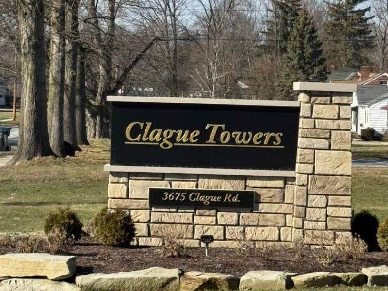 3675 Clague Road, Unit 302, North Olmsted, OH 44070 Photo 1