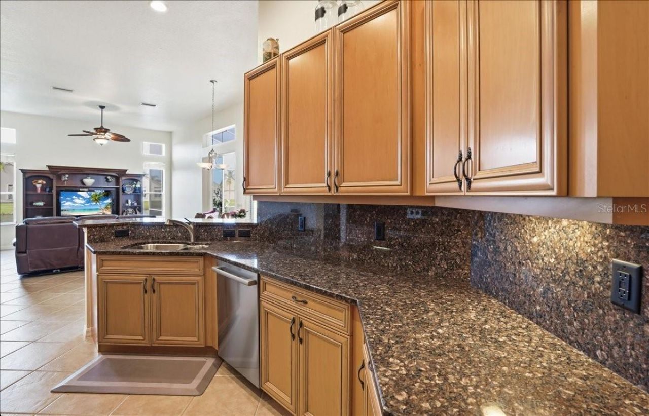 6558 41st Court E, Sarasota, FL 34243 Photo