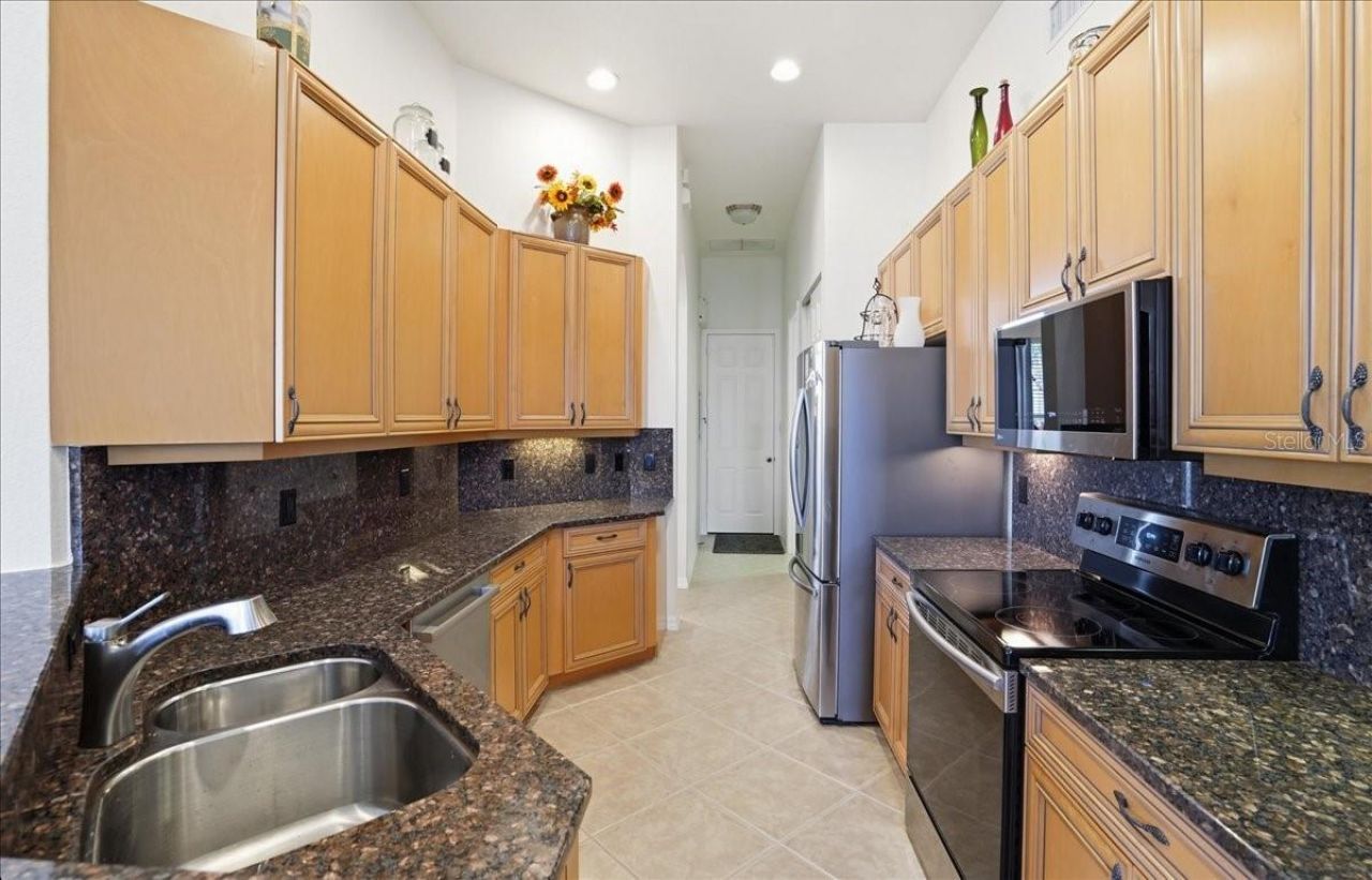 6558 41st Court E, Sarasota, FL 34243 Photo