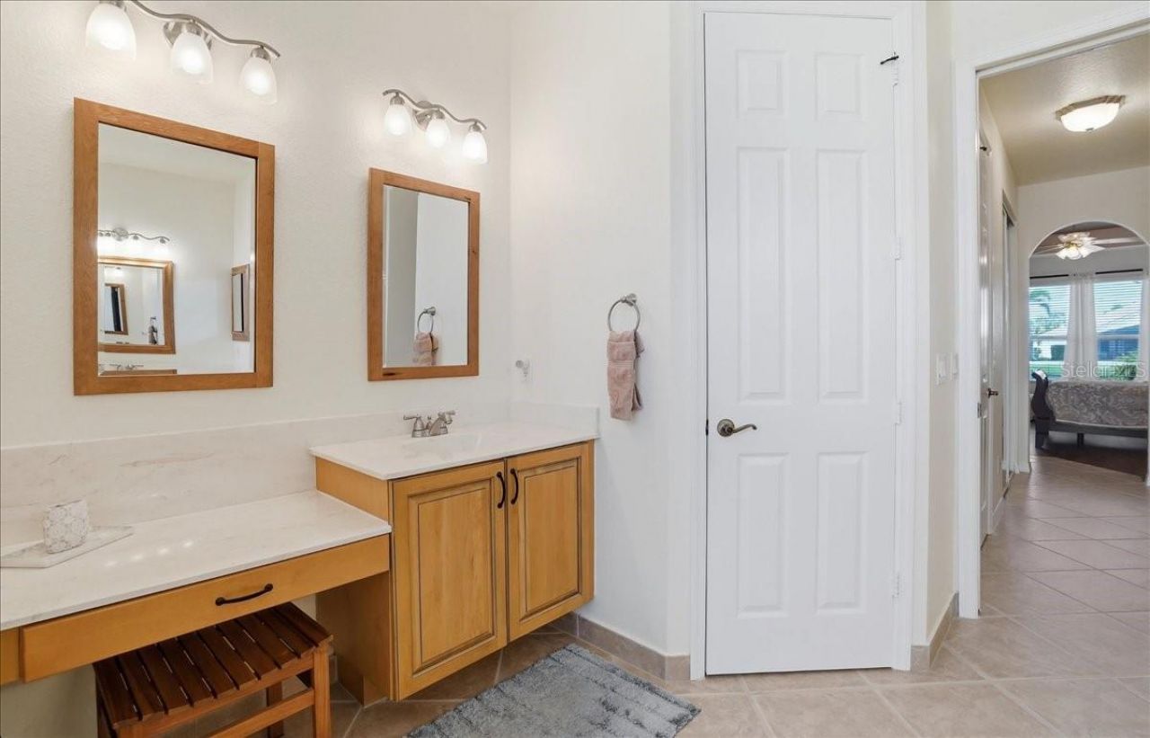 6558 41st Court E, Sarasota, FL 34243 Photo