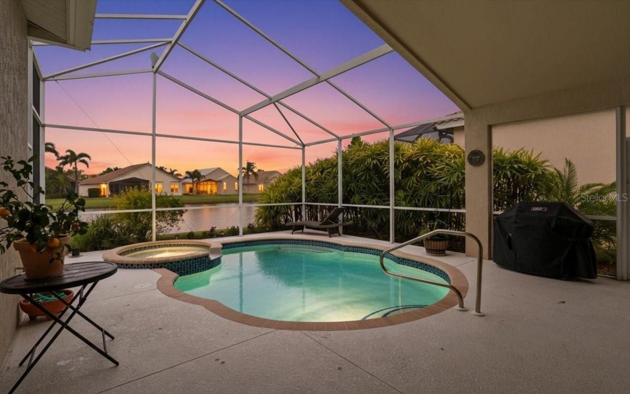 6558 41st Court E, Sarasota, FL 34243 Photo