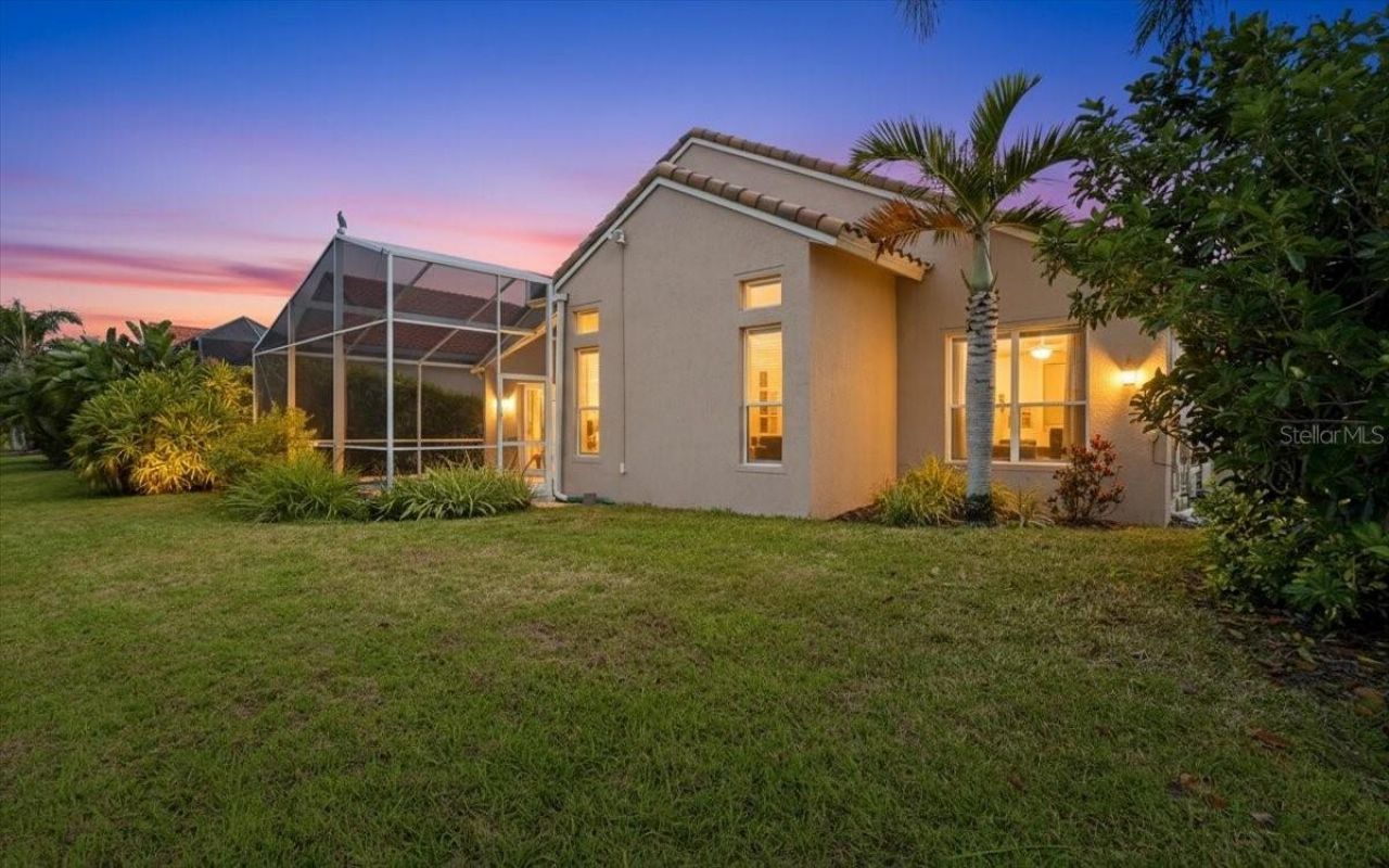 6558 41st Court E, Sarasota, FL 34243 Photo