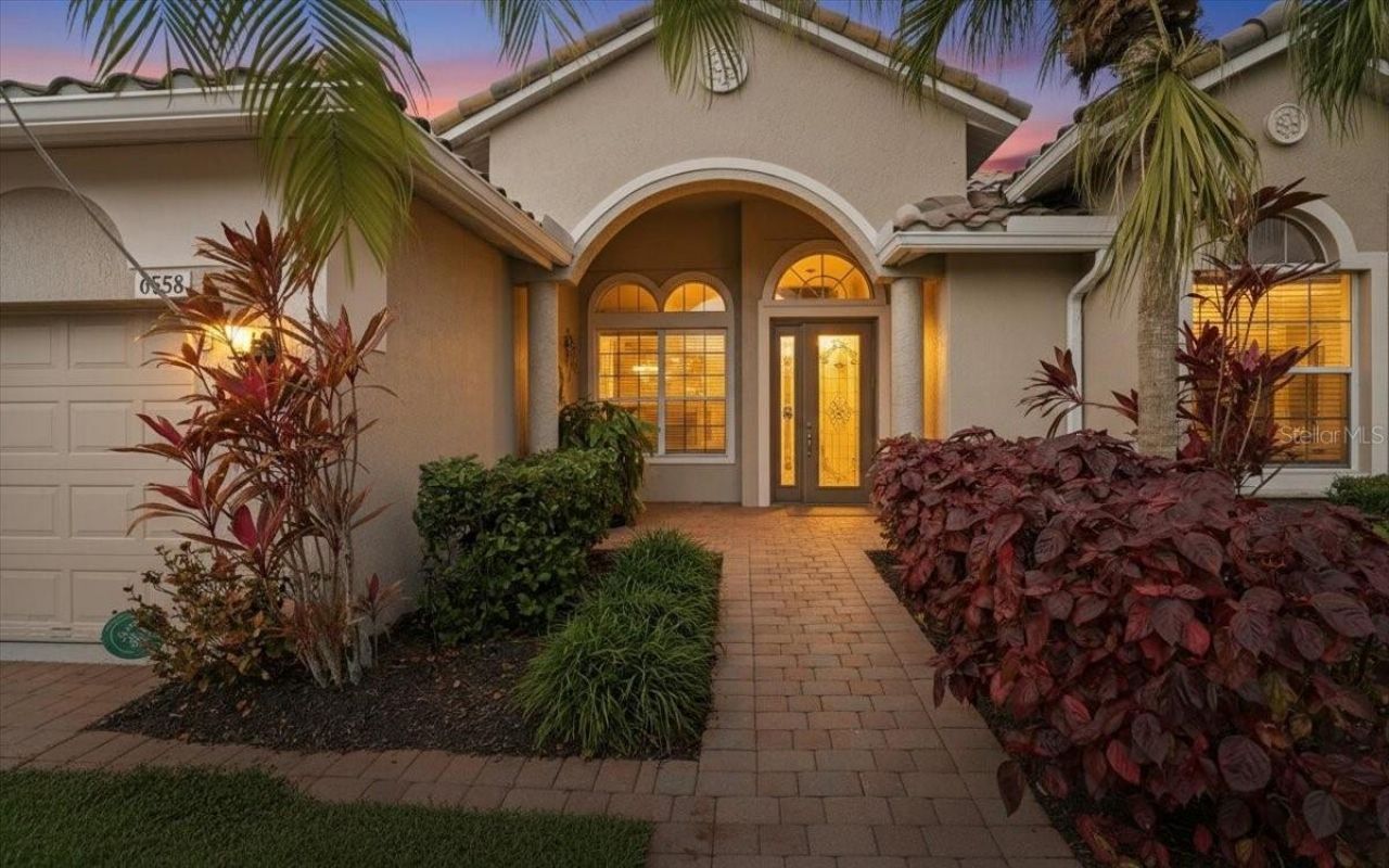 6558 41st Court E, Sarasota, FL 34243 Photo