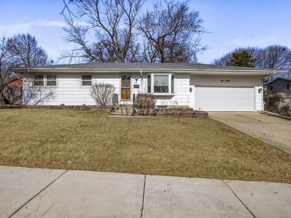 340 W Middle Street, South Elgin, IL 60177
