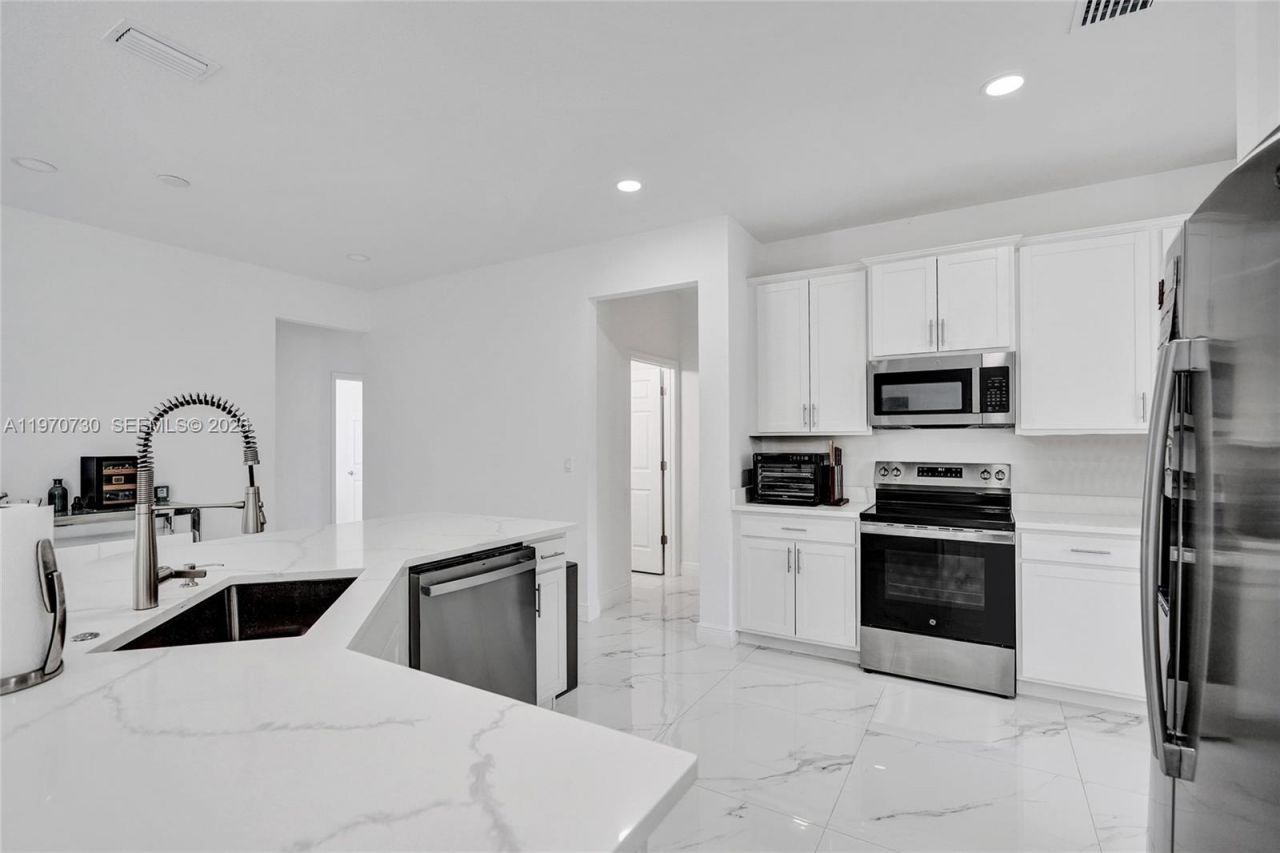 13673 N 77th Pl N , Loxahatchee, FL 33412 Photo