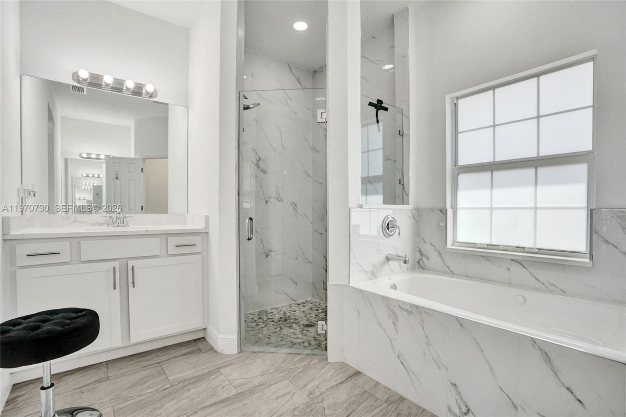 13673 N 77th Pl N , Loxahatchee, FL 33412 Photo