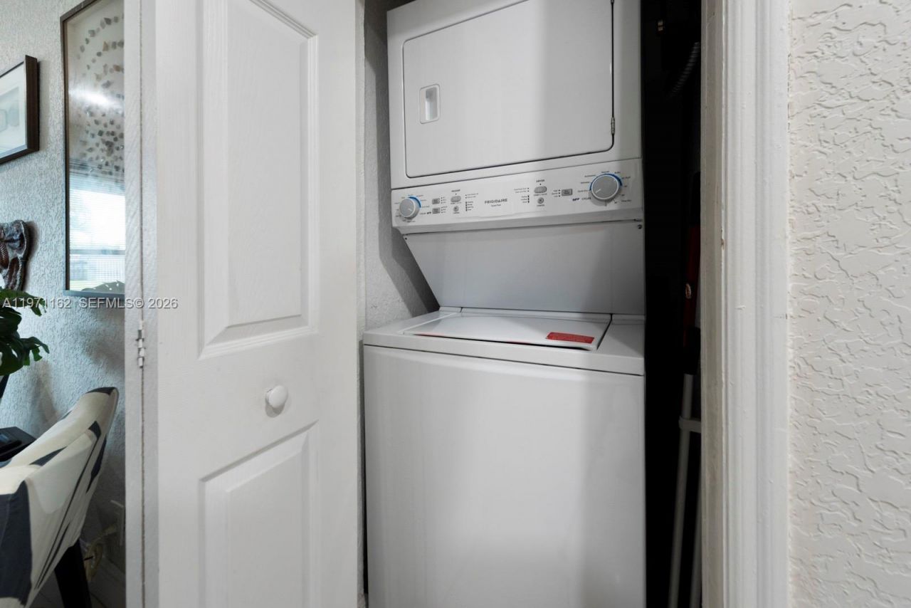 5224 NE 1st Ave, Fort Lauderdale, FL 33334 Photo