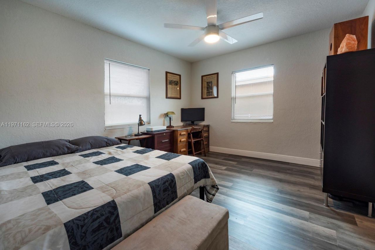 5224 NE 1st Ave, Fort Lauderdale, FL 33334 Photo