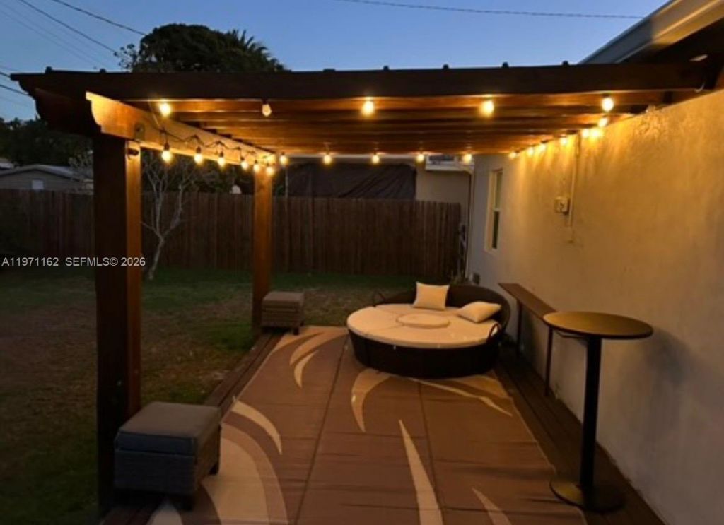 5224 NE 1st Ave, Fort Lauderdale, FL 33334 Photo