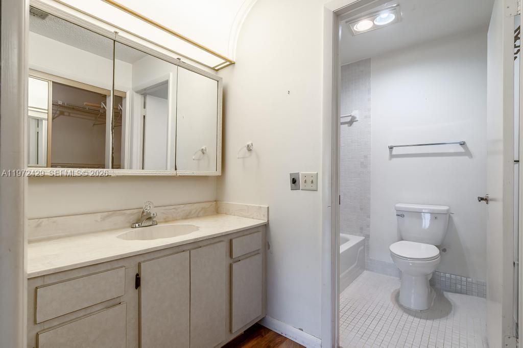 446 Briarwood Cir , Unit 1-29, Hollywood, FL 33024 Photo