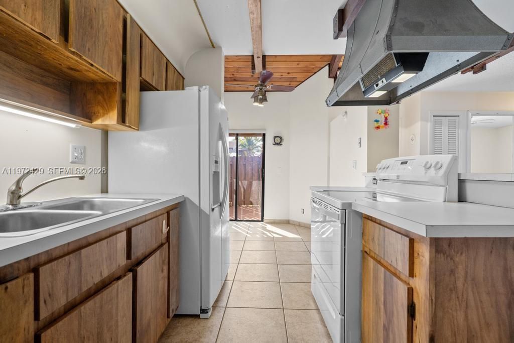 446 Briarwood Cir , Unit 1-29, Hollywood, FL 33024 Photo