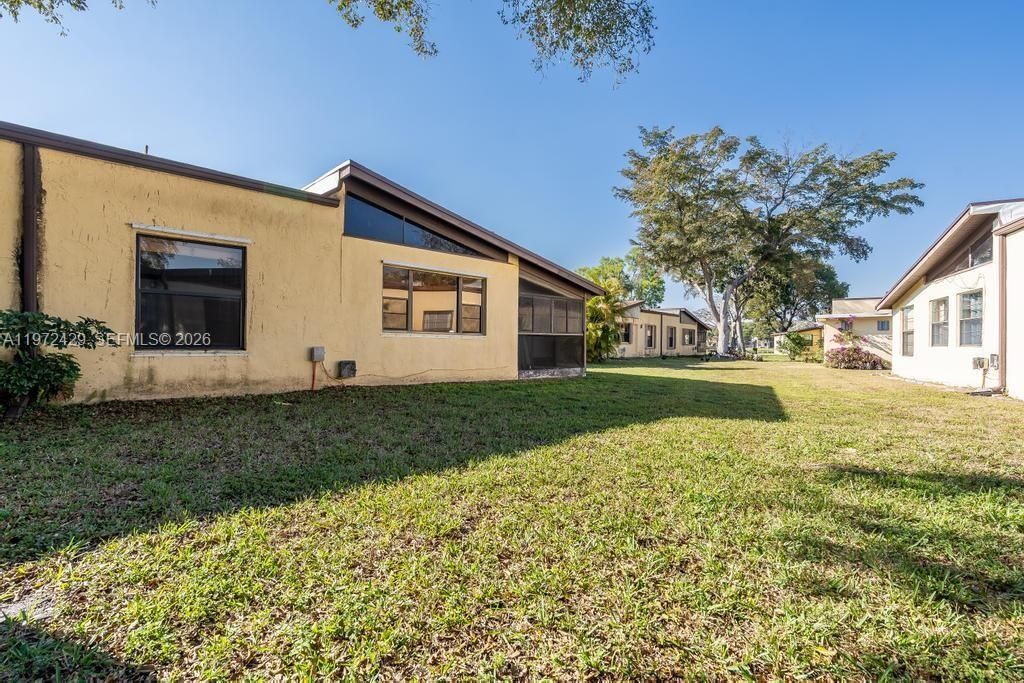 446 Briarwood Cir , Unit 1-29, Hollywood, FL 33024 Photo