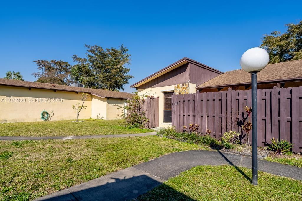 446 Briarwood Cir , Unit 1-29, Hollywood, FL 33024 Photo