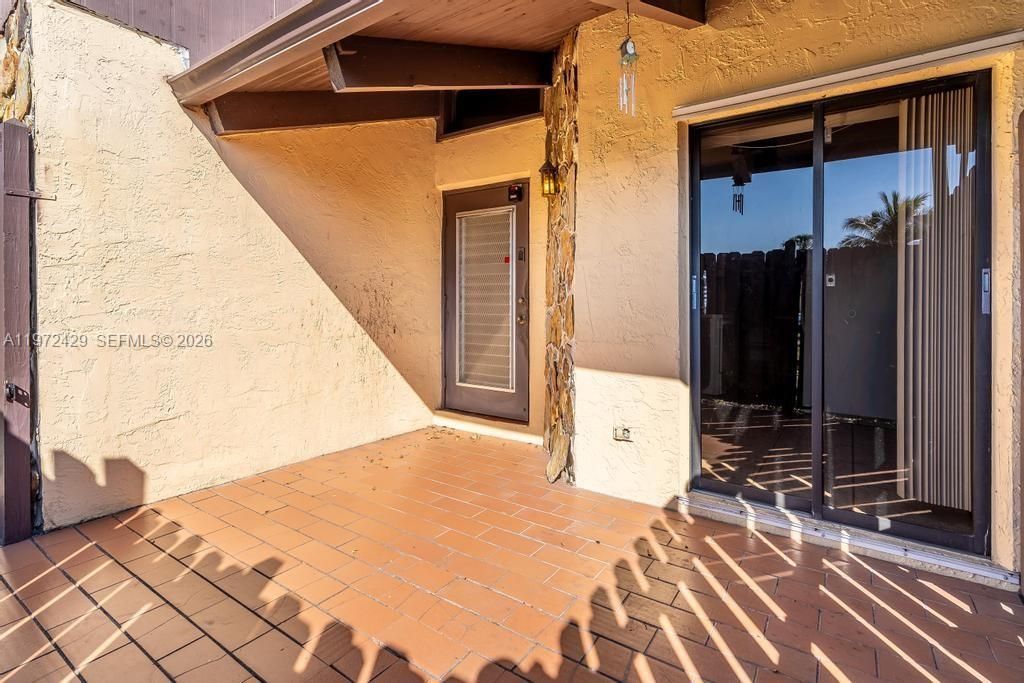 446 Briarwood Cir , Unit 1-29, Hollywood, FL 33024 Photo