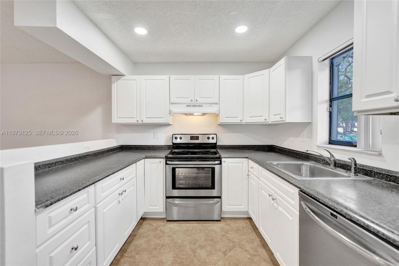 9340 SW 61st Way , Unit B, Boca Raton, FL 33428 Photo