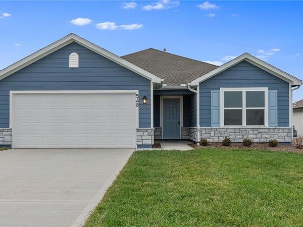 565 W Bluebird Street, Gardner, KS 66030