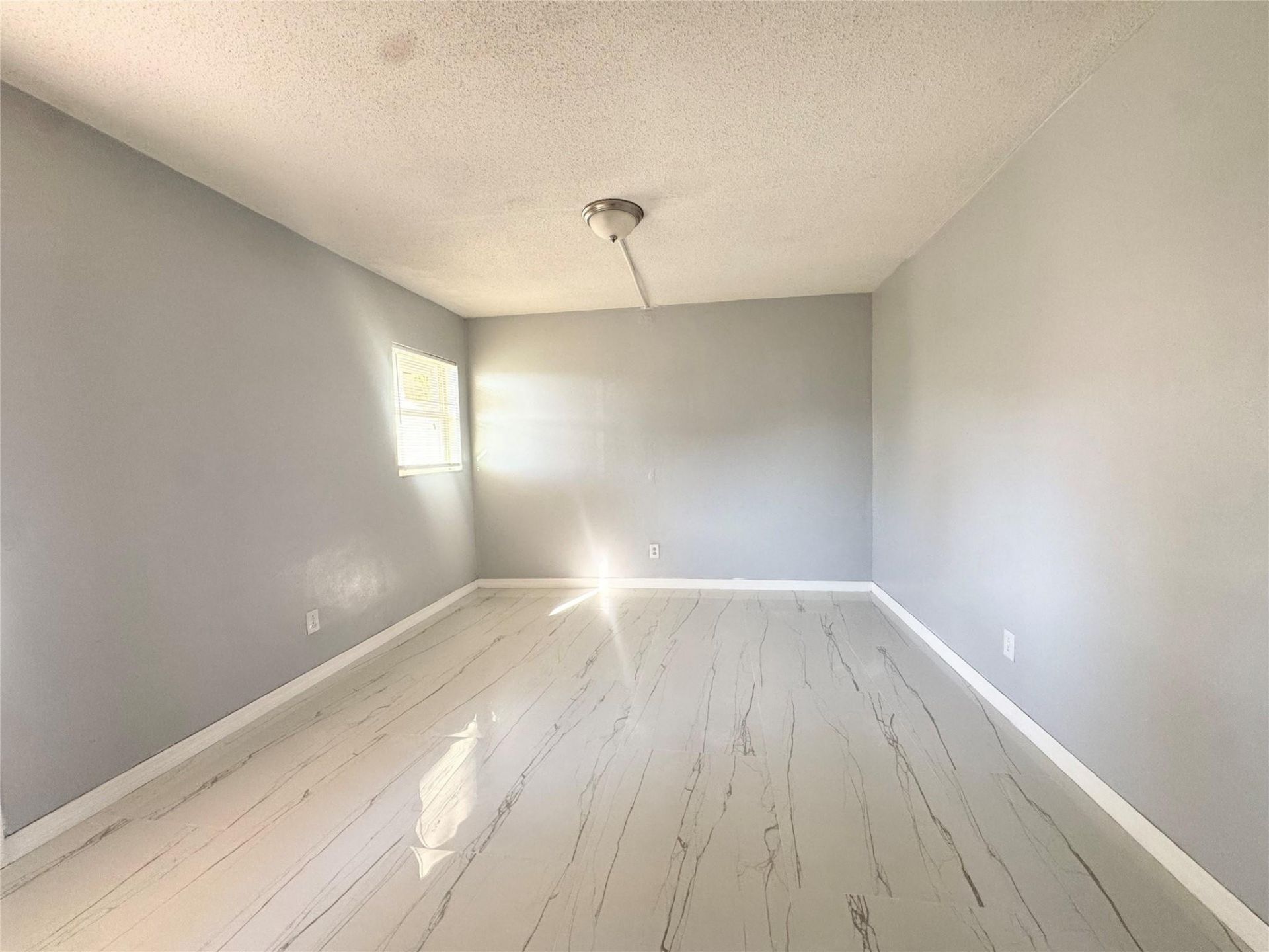 3000 NW 43rd Terrace, Unit 106, Lauderdale Lakes, FL 33313 Photo