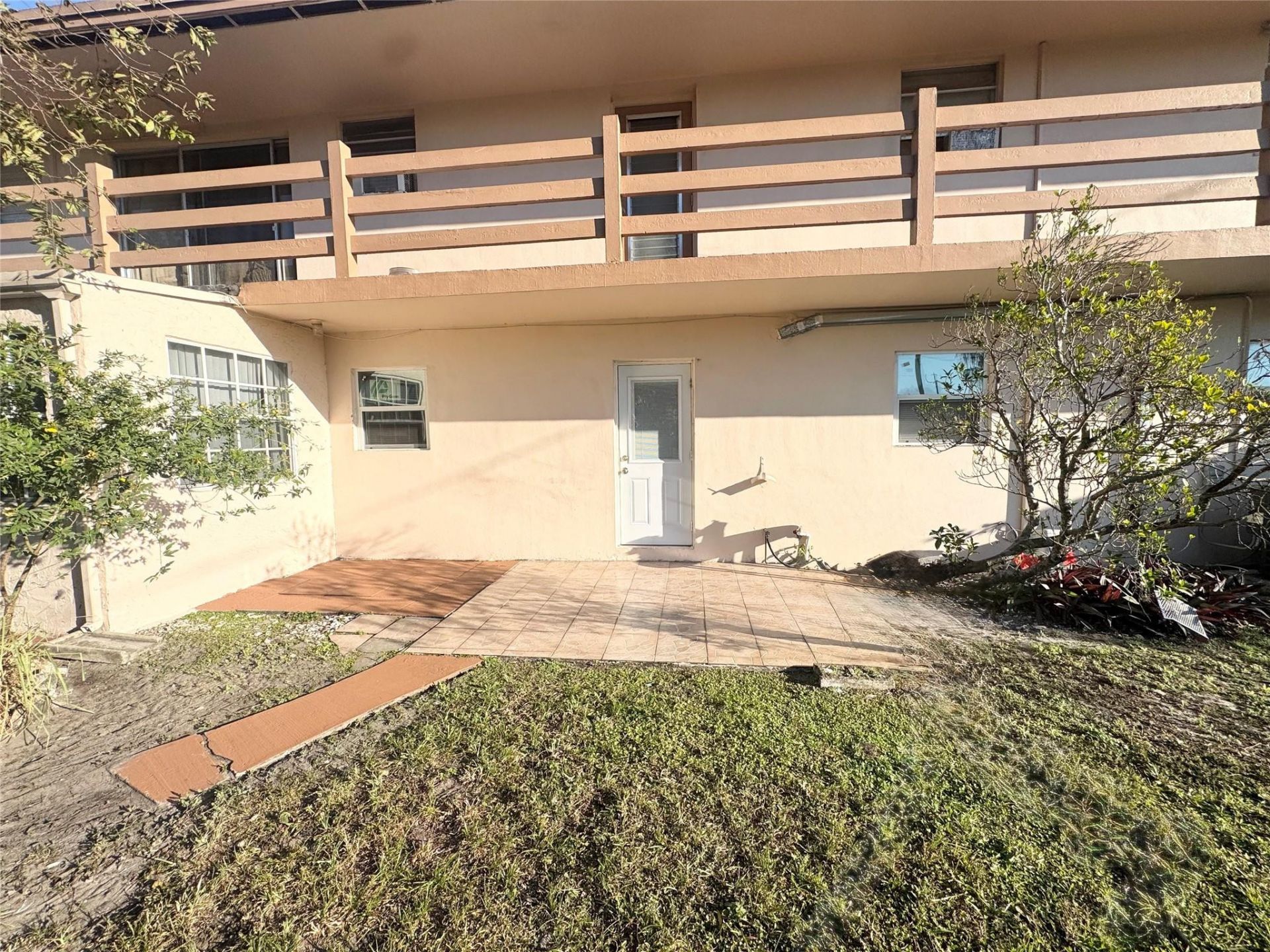 3000 NW 43rd Terrace, Unit 106, Lauderdale Lakes, FL 33313 Photo