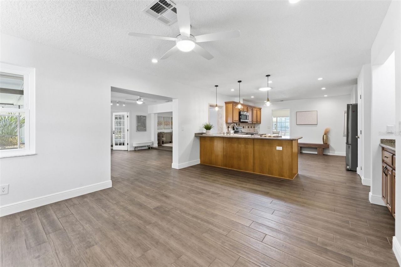 2654 Clubhouse Drive N, Clearwater, FL 33761 Photo