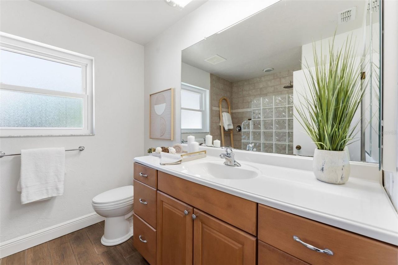 2654 Clubhouse Drive N, Clearwater, FL 33761 Photo