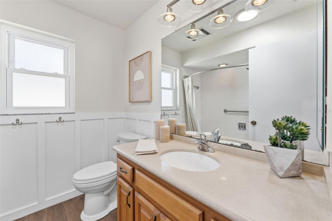 2654 Clubhouse Drive N, Clearwater, FL 33761 Photo