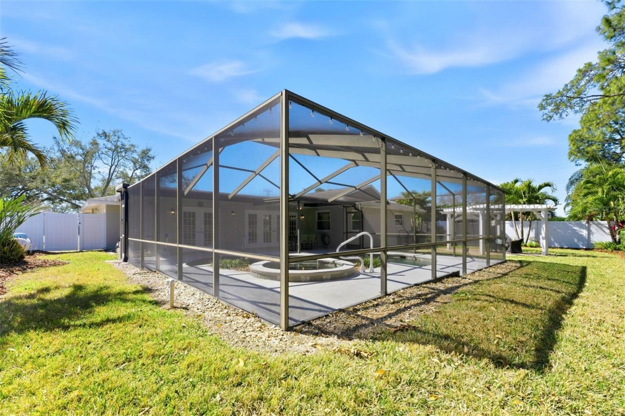 2654 Clubhouse Drive N, Clearwater, FL 33761 Photo