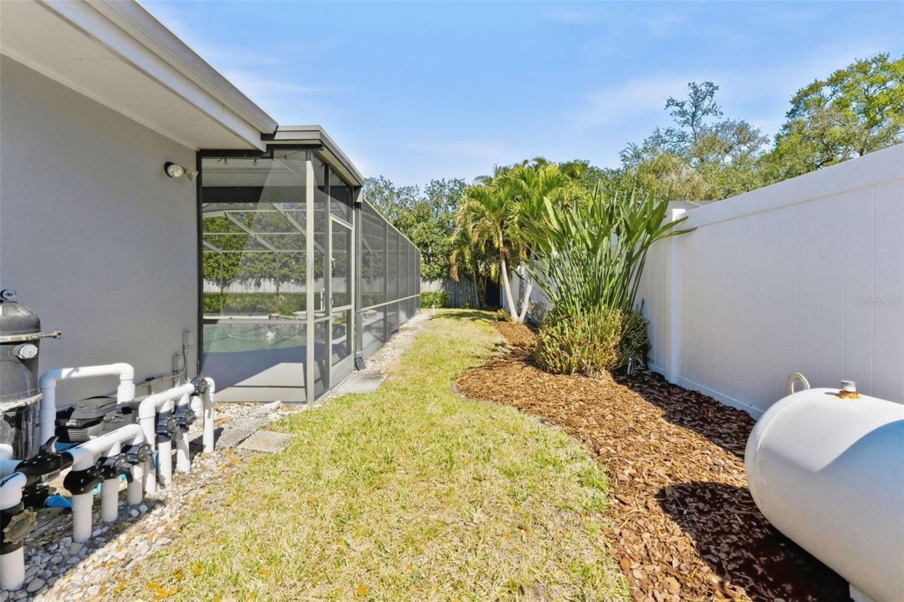 2654 Clubhouse Drive N, Clearwater, FL 33761 Photo